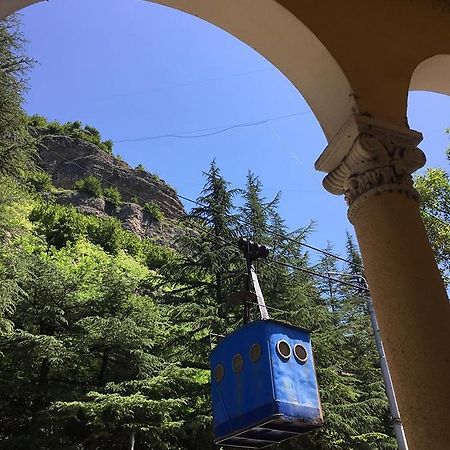 Hotel In Chiatura Екстериор снимка