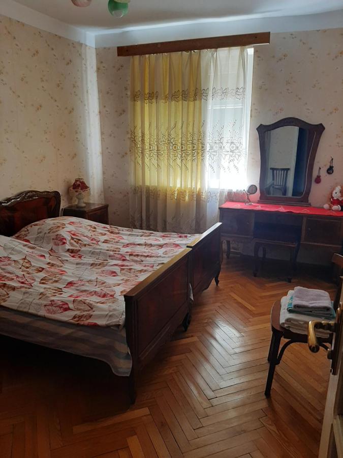 Hotel In Chiatura Екстериор снимка